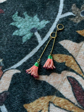 Load image into Gallery viewer, Flower drop earrings 4635