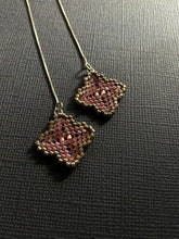 Load image into Gallery viewer, Quatrefoil Threader Earrings 4428