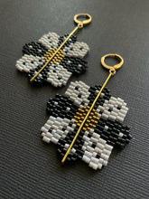 Load image into Gallery viewer, Beaded Drop Earrings 4013
