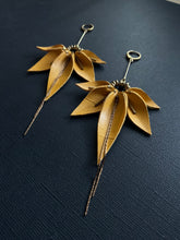 Load image into Gallery viewer, Leather Drop Earrings 3905
