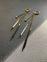Load image into Gallery viewer, Beaded Quill Drop Earrings 3785

