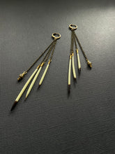Load image into Gallery viewer, Quill Drop Earrings 3840
