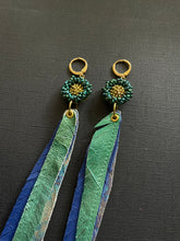Load image into Gallery viewer, Beaded Drop Earrings 3858
