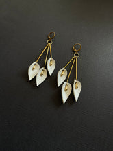 Load image into Gallery viewer, Leather Drop Earrings 3907

