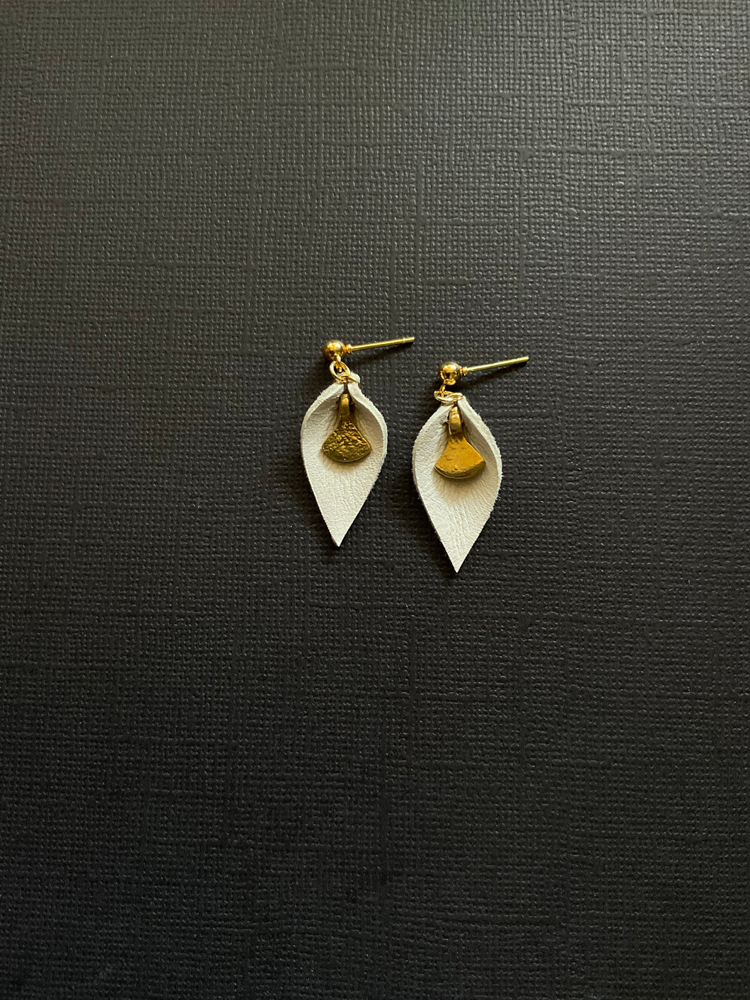 Leather Drop Stud Earrings 3913