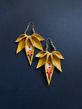 Load image into Gallery viewer, Beaded Leather Drop Earrings 3950
