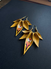 Load image into Gallery viewer, Beaded Leather Drop Earrings 3950
