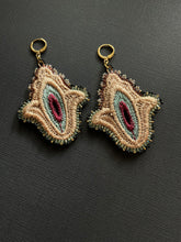 Load image into Gallery viewer, Beaded Flower Drop Earrings 4165
