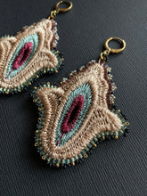 Load image into Gallery viewer, Beaded Flower Drop Earrings 4165

