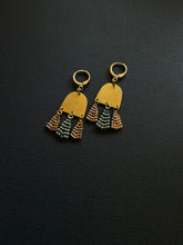 Load image into Gallery viewer, Beaded Drop Earrings 2148
