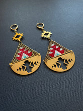 Load image into Gallery viewer, Beaded Drop Earrings 2273
