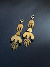 Load image into Gallery viewer, Brass Drop Earrings 2471
