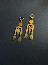 Load image into Gallery viewer, Brass Drop Earrings 2476
