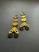 Load image into Gallery viewer, Brass Drop Earrings 2509
