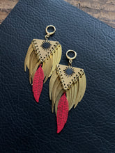Load image into Gallery viewer, Brass Drop Earrings 2584

