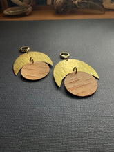 Load image into Gallery viewer, Wiigwaas // Birch Bark Beaded Drop Earrings 2711
