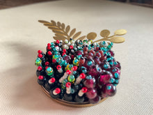 Load image into Gallery viewer, Beaded Brooch 3398
