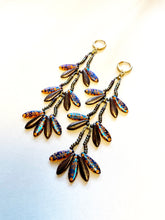 Load image into Gallery viewer, Orchid Pin Drop Earrings 1801
