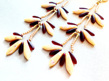 Load image into Gallery viewer, Orchid Pin Drop Earrings 1805
