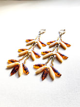 Load image into Gallery viewer, Orchid Pin Drop Earrings 1827
